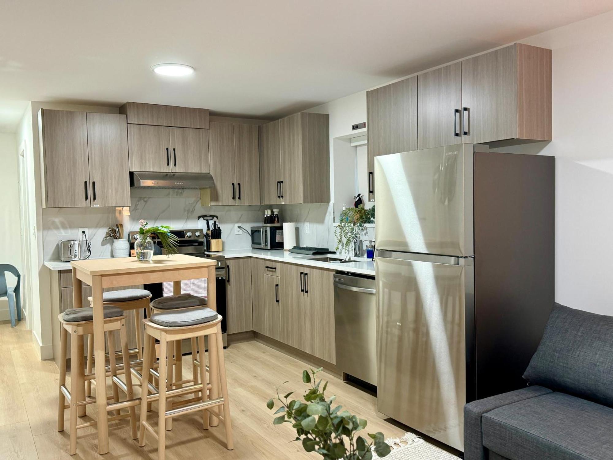 The Sunset Haven- Cozy 2Br Basement Suite Near White Rock Surrey Bagian luar foto