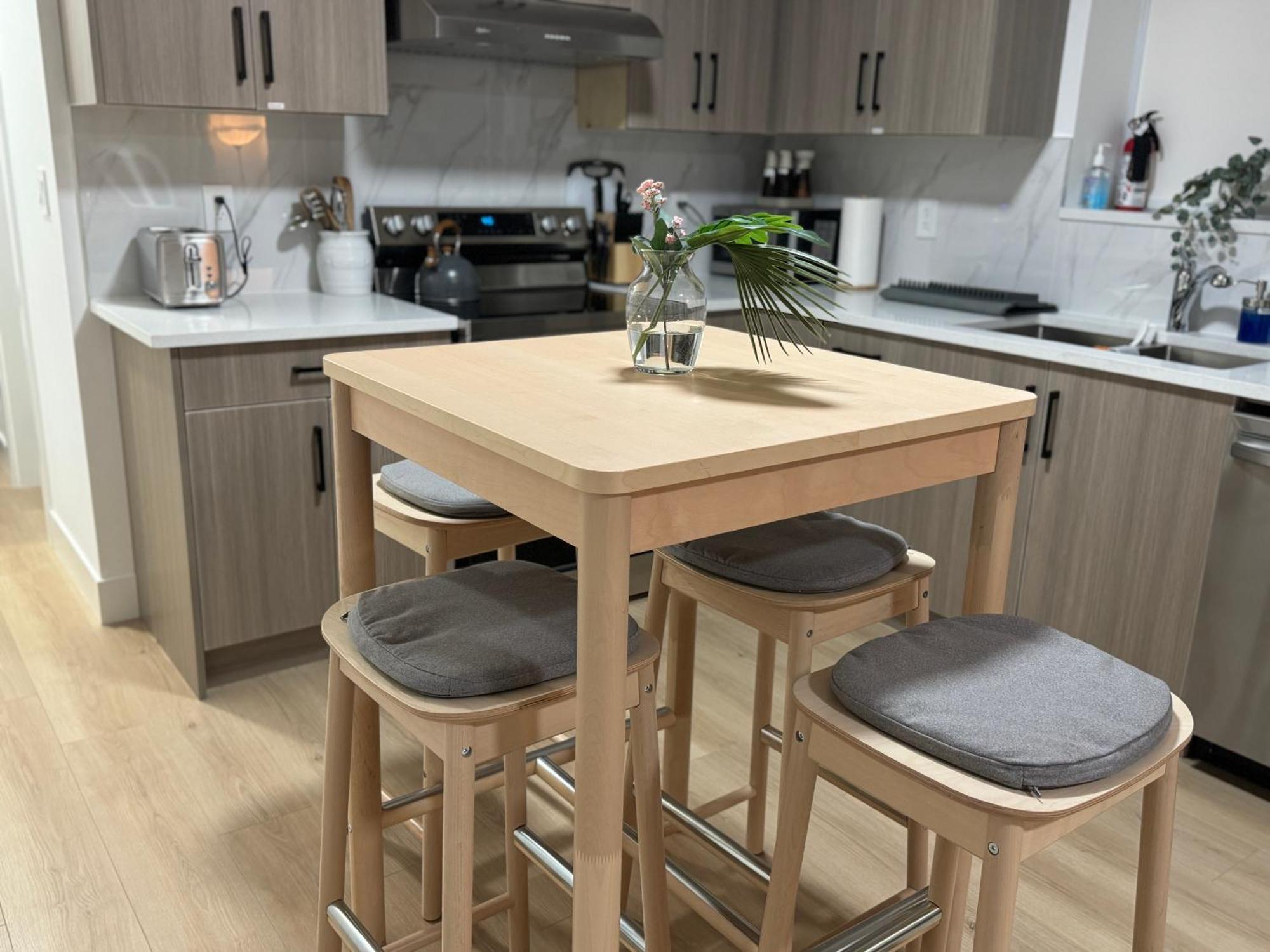 The Sunset Haven- Cozy 2Br Basement Suite Near White Rock Surrey Bagian luar foto